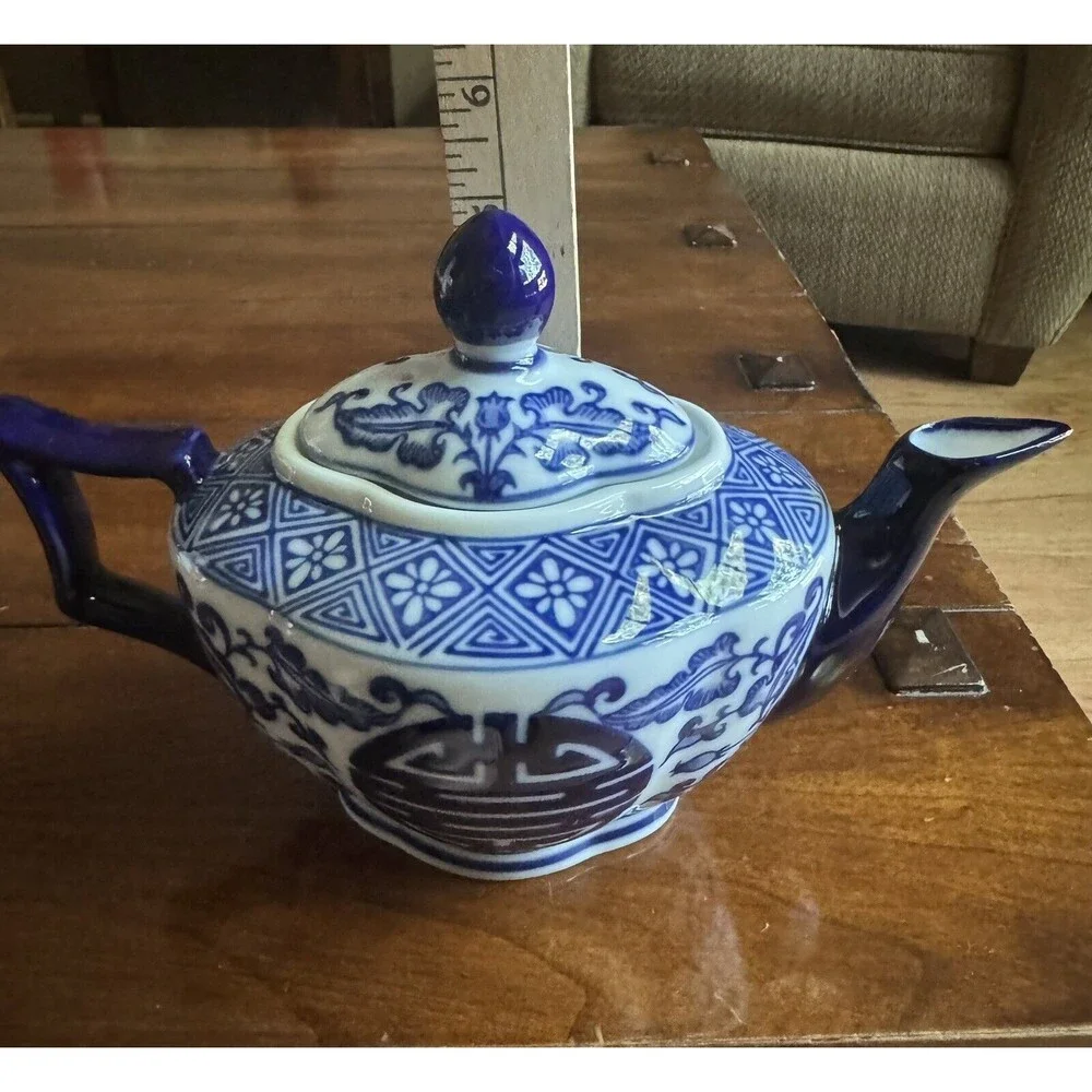 Bombay Teapot w/ Strainer Ceramic Cobalt‎ Blue White Floral Asian